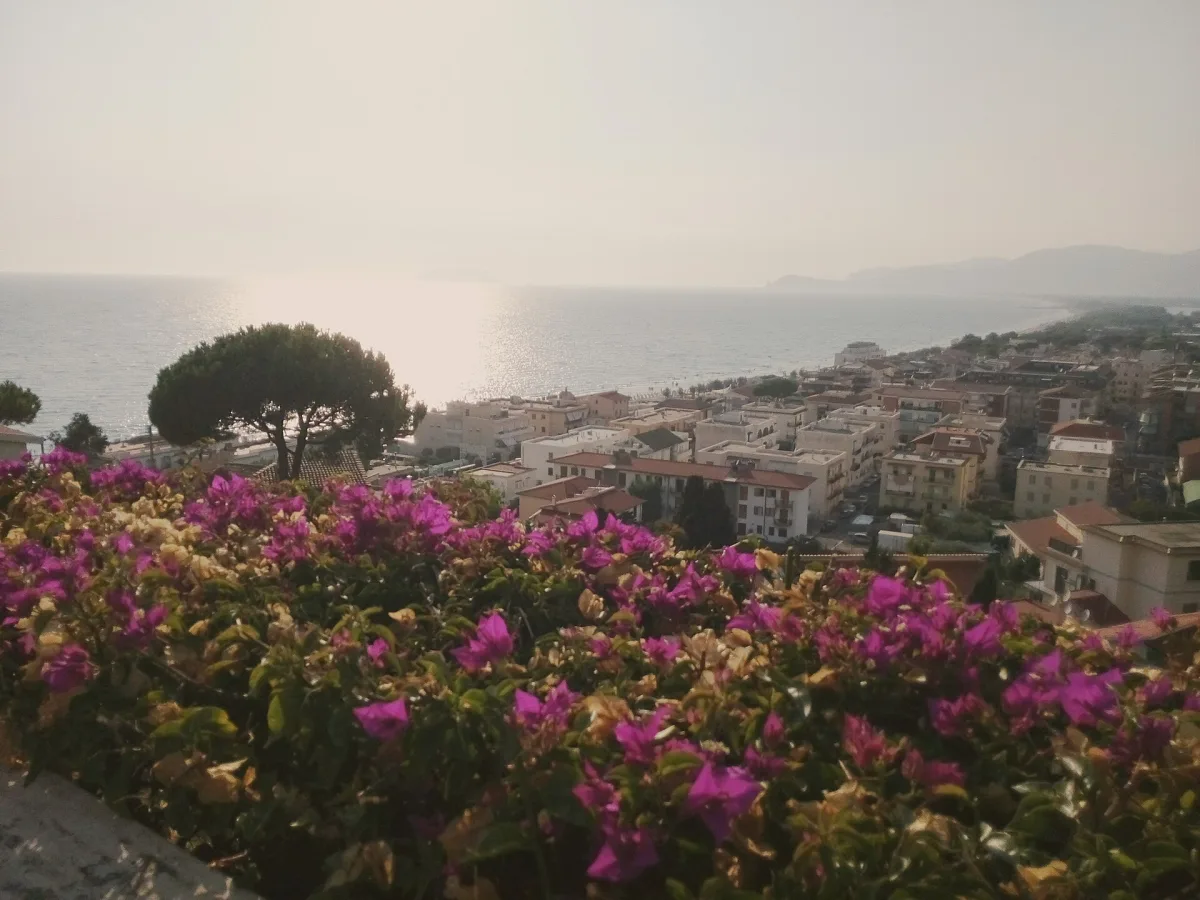 Come arrivare a Sperlonga da Roma: tutte le opzioni di trasporto pubblico