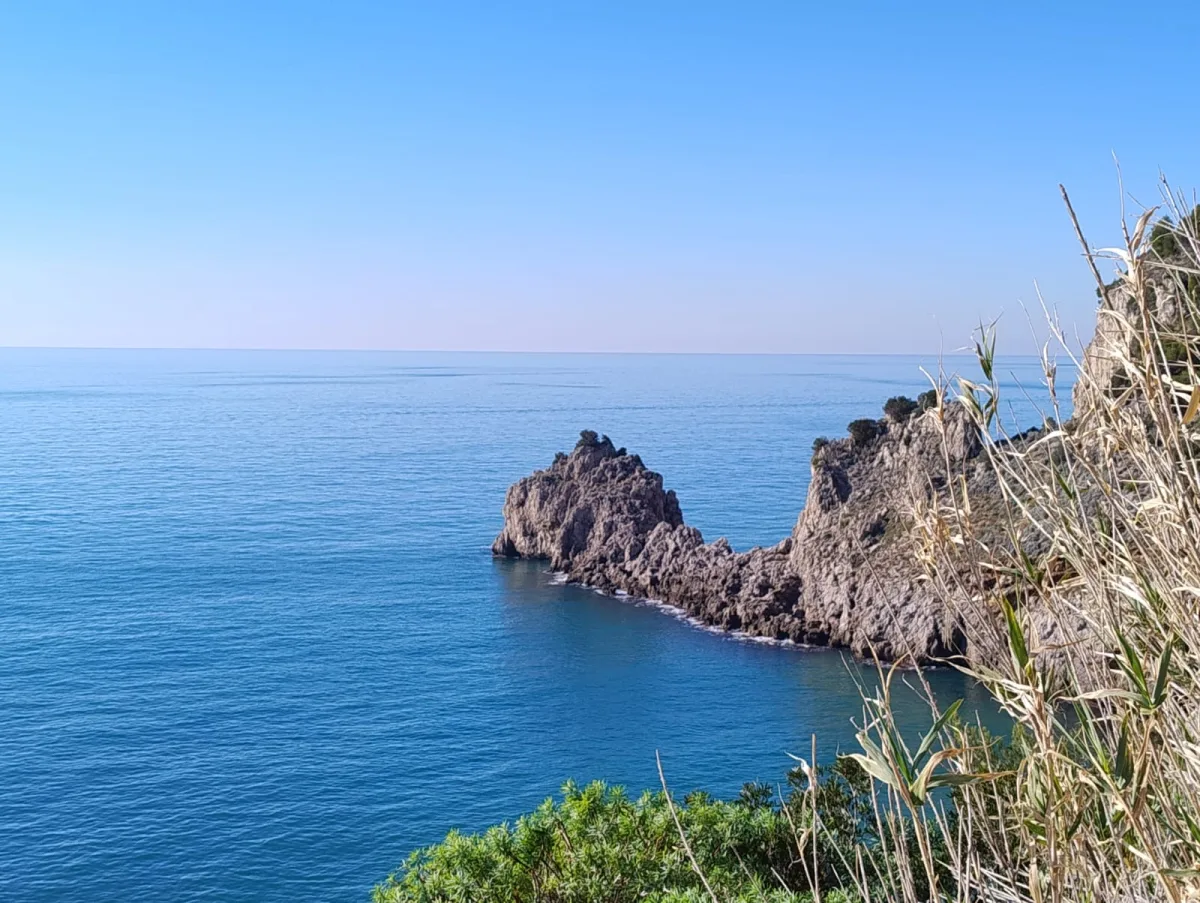 Spiaggia di Ponente Sperlonga: prezzi, accessi e consigli pratici