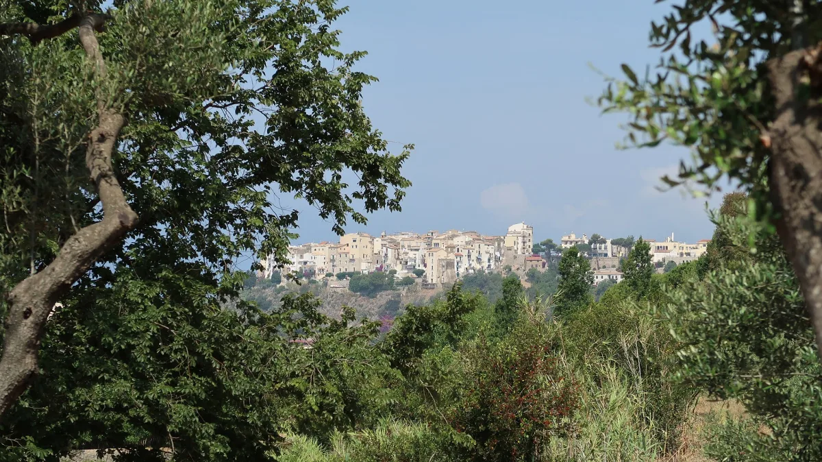 Sentieri escursionistici a Sperlonga: livelli di difficoltà e mappe offline